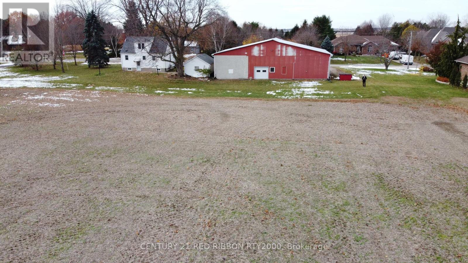 33 Beechwood Avenue, Lambton Shores, Ontario  N0N 1J0 - Photo 10 - X12546674