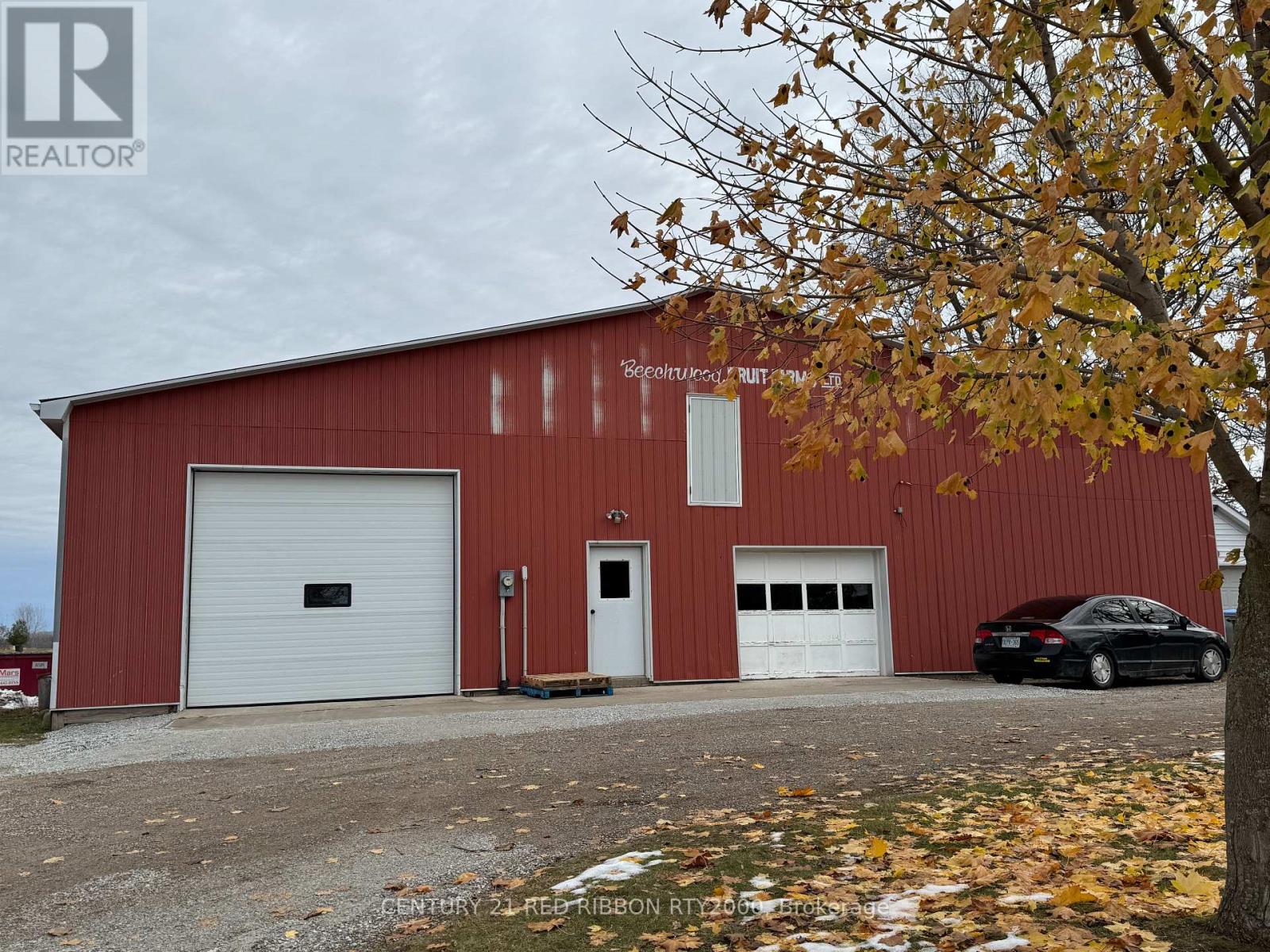 33 Beechwood Avenue, Lambton Shores, Ontario  N0N 1J0 - Photo 6 - X12546674