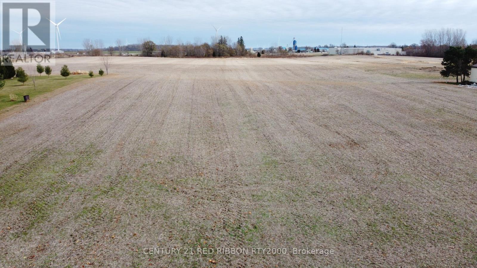 33 Beechwood Avenue, Lambton Shores, Ontario  N0N 1J0 - Photo 7 - X12546674