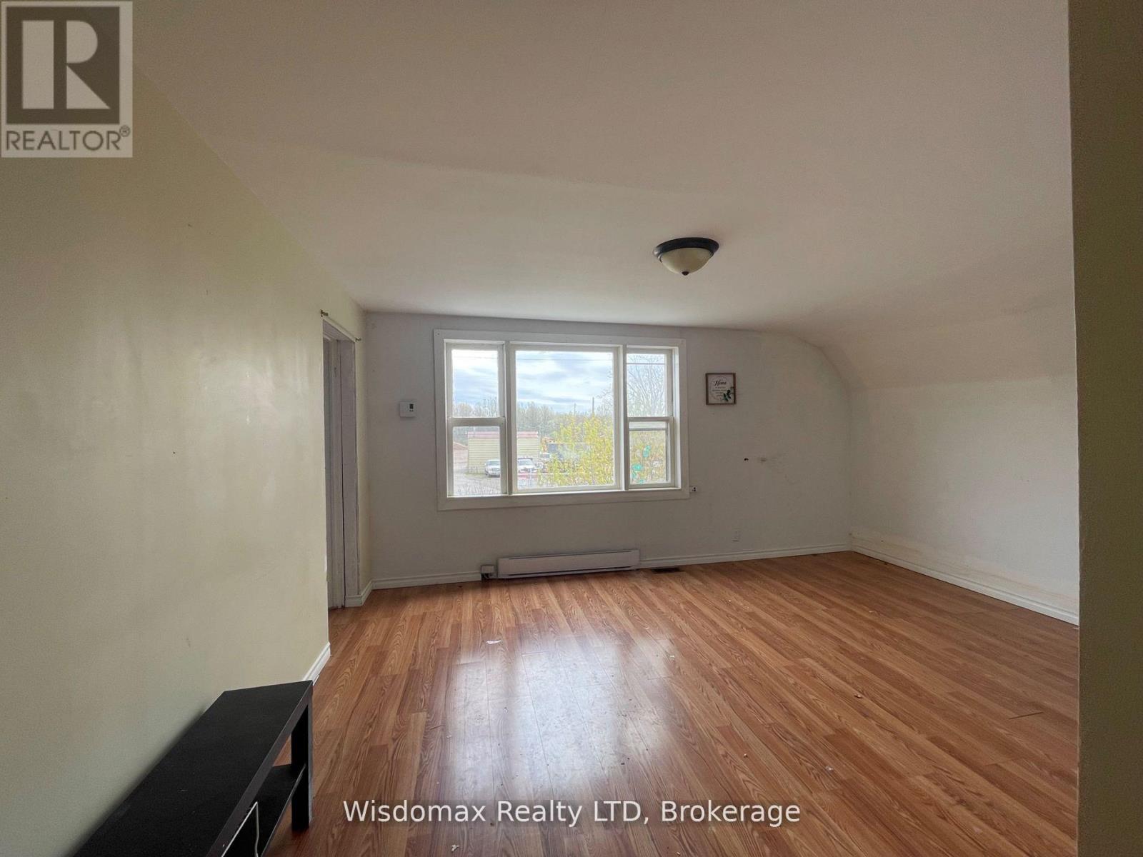 1819 Thompson Acres W, Fort Erie, Ontario L2A 6B3 - Photo 16 - X12521148