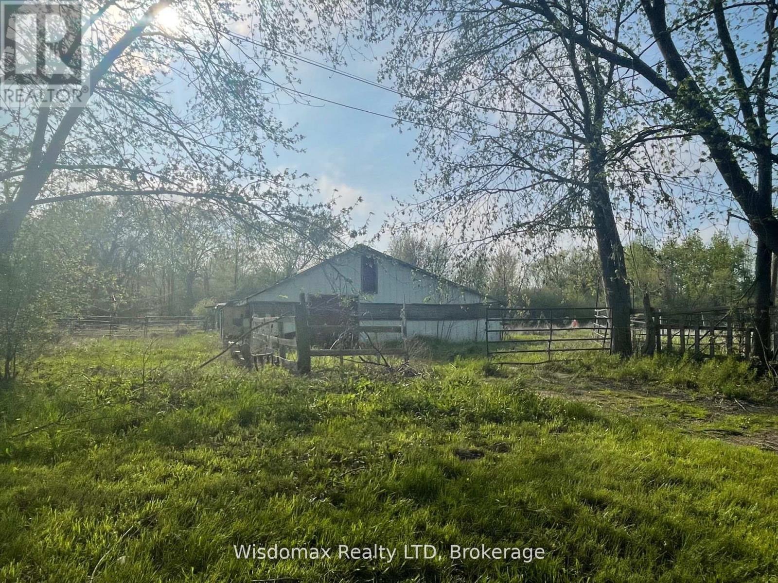 1819 Thompson Acres W, Fort Erie, Ontario L2A 6B3 - Photo 18 - X12521148