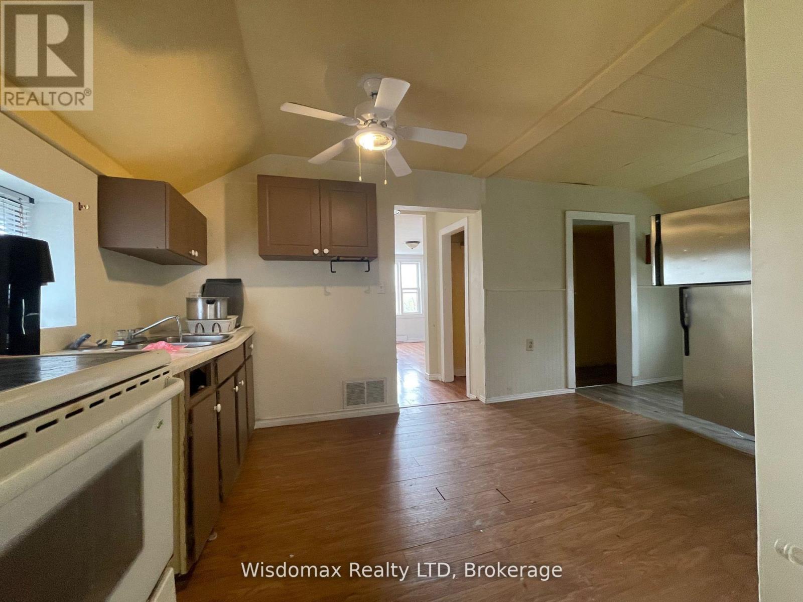 1819 Thompson Acres W, Fort Erie, Ontario L2A 6B3 - Photo 15 - X12521148