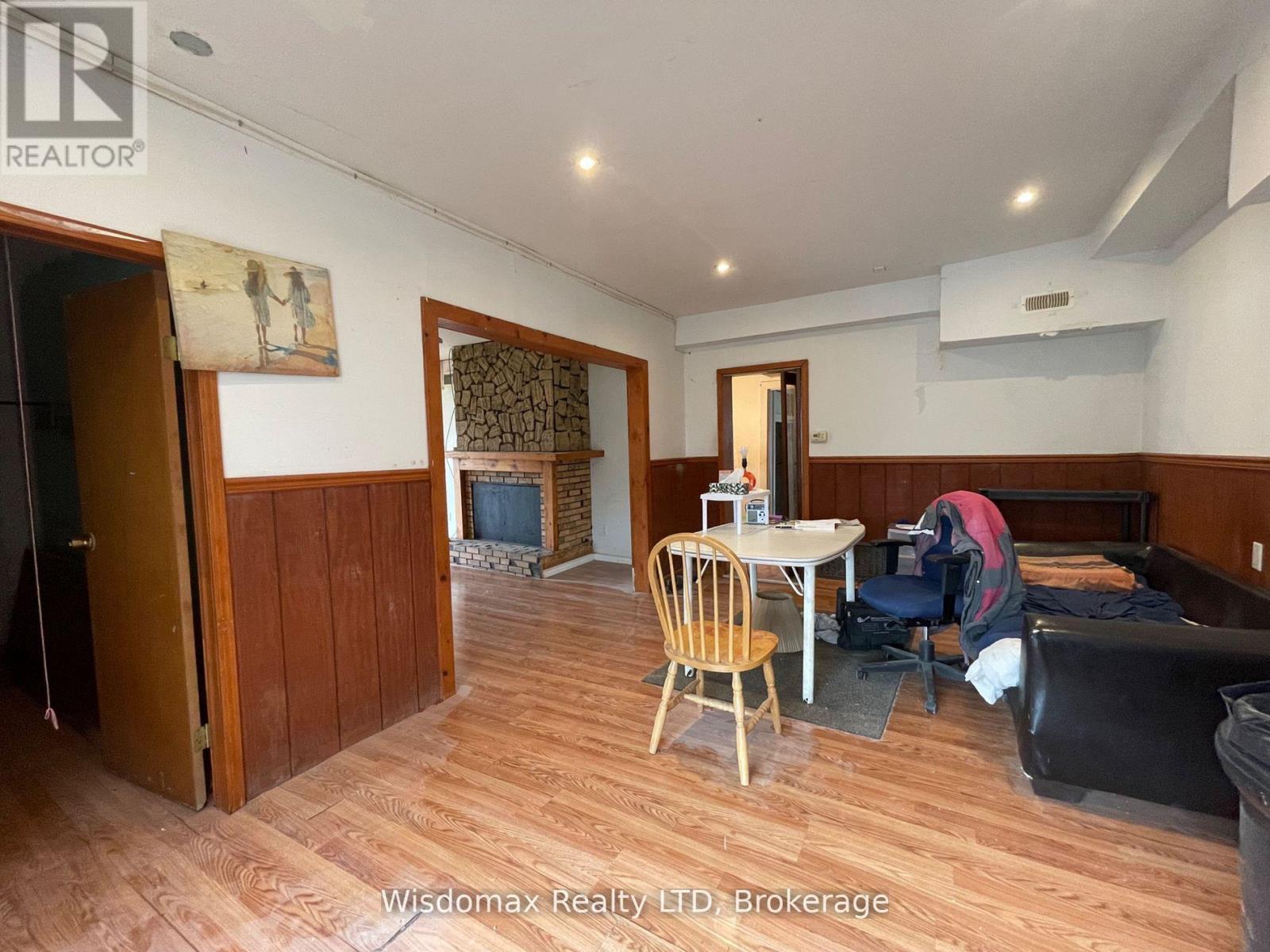 1819 Thompson Acres W, Fort Erie, Ontario L2A 6B3 - Photo 17 - X12521148