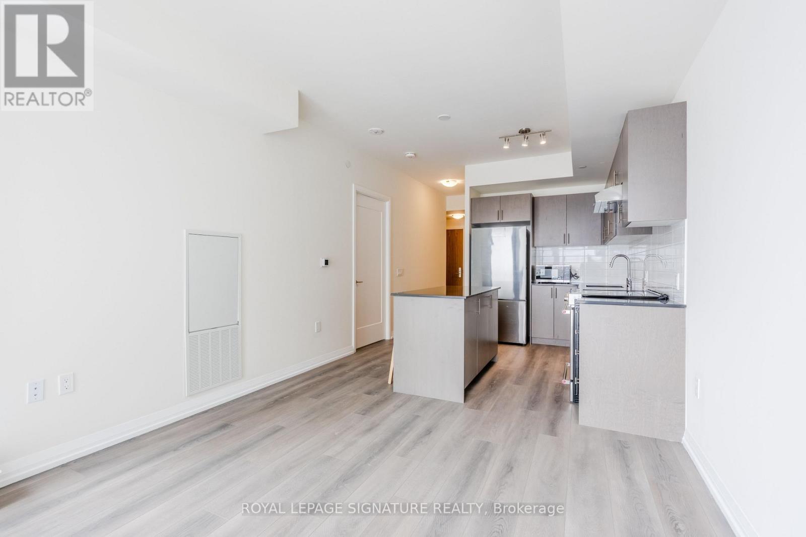 207 - 27 Korda Gate, Vaughan, Ontario  L4K 2M9 - Photo 17 - N12546494