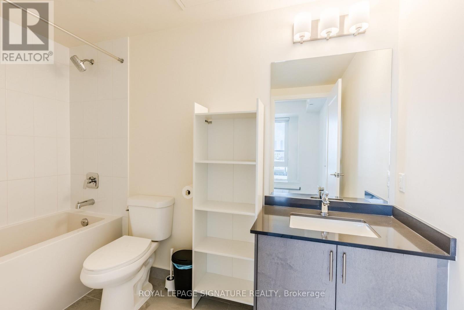 207 - 27 Korda Gate, Vaughan, Ontario  L4K 2M9 - Photo 8 - N12546494