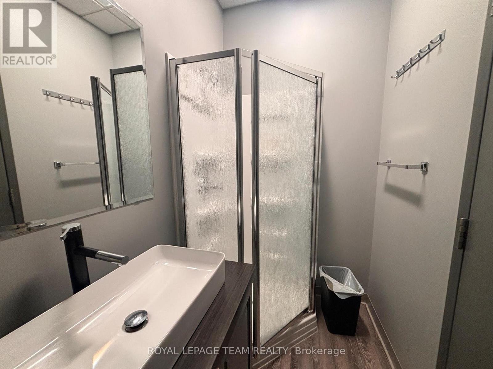 33b - 2100 Thurston Drive, Ottawa, Ontario K1G 4K8 - Photo 18 - X12546608