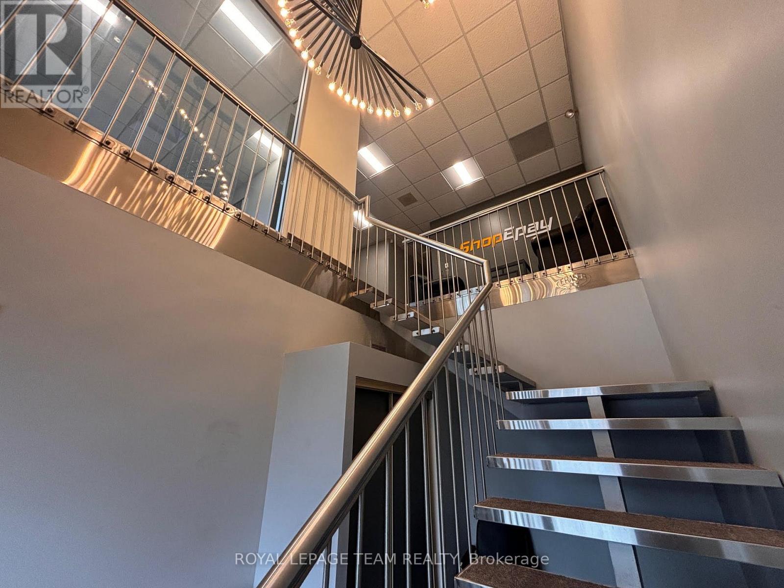 33b - 2100 Thurston Drive, Ottawa, Ontario K1G 4K8 - Photo 3 - X12546608