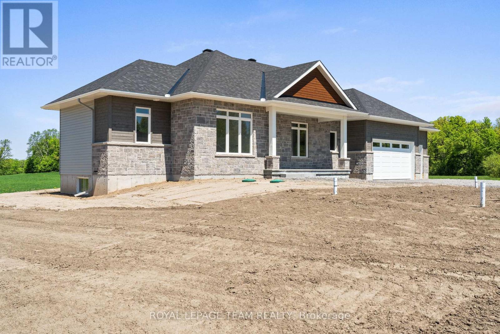 109 Alcock Drive, Beckwith, Ontario K0A 1B0 - Photo 2 - X12546626