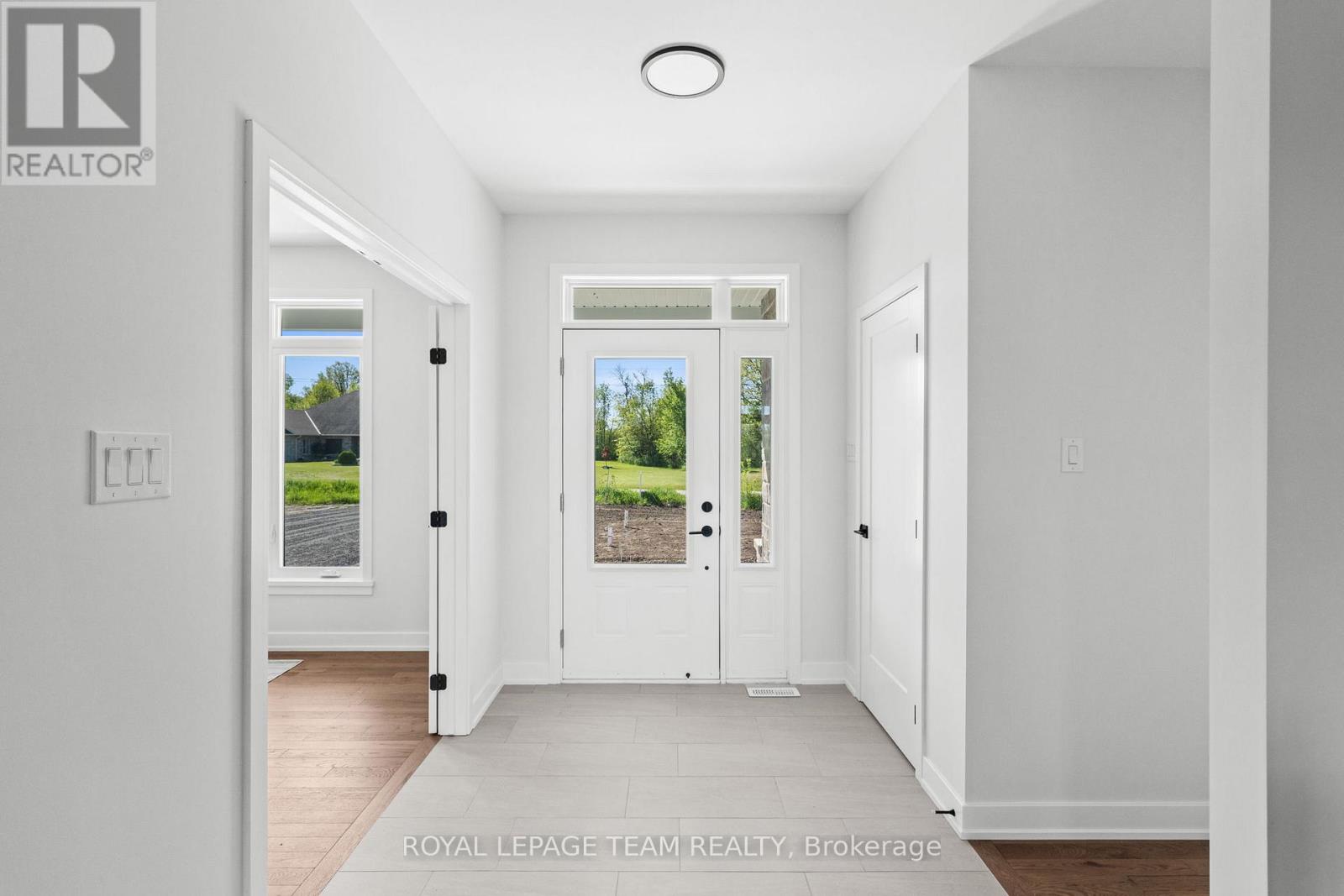 109 Alcock Drive, Beckwith, Ontario K0A 1B0 - Photo 3 - X12546626