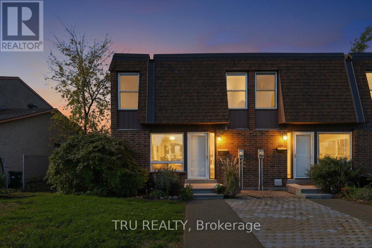 302 - 2290 COTTERS CRESCENT, Ottawa, Ontario