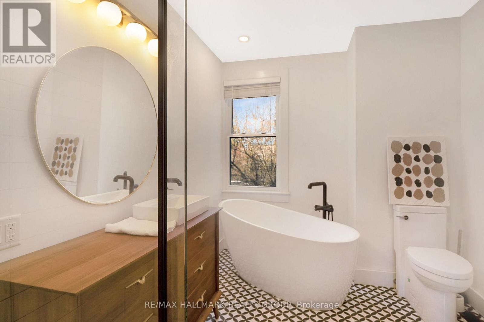 287 St Patrick Street, Ottawa, Ontario  K1N 5K4 - Photo 12 - X12546698