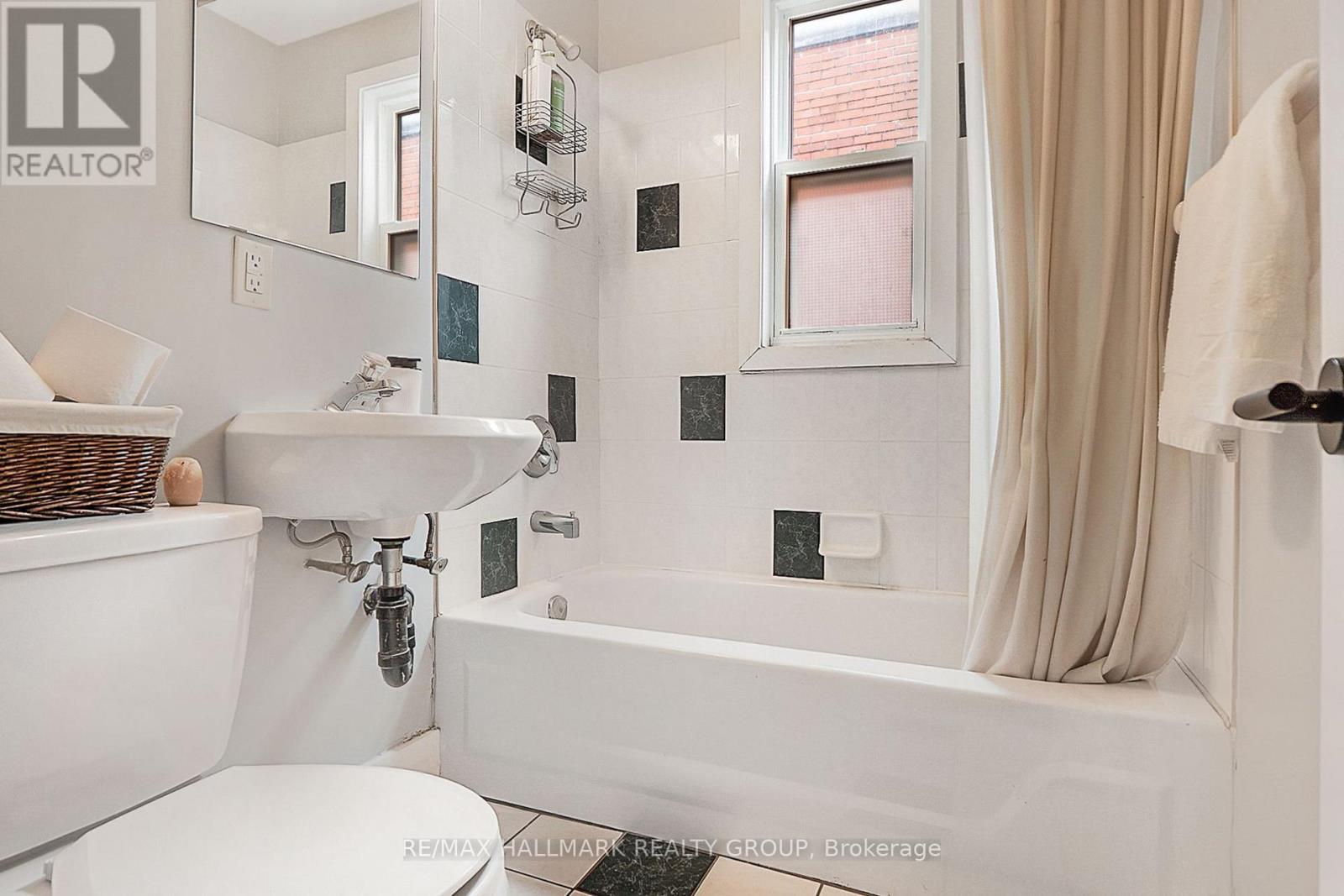 287 St Patrick Street, Ottawa, Ontario  K1N 5K4 - Photo 15 - X12546698