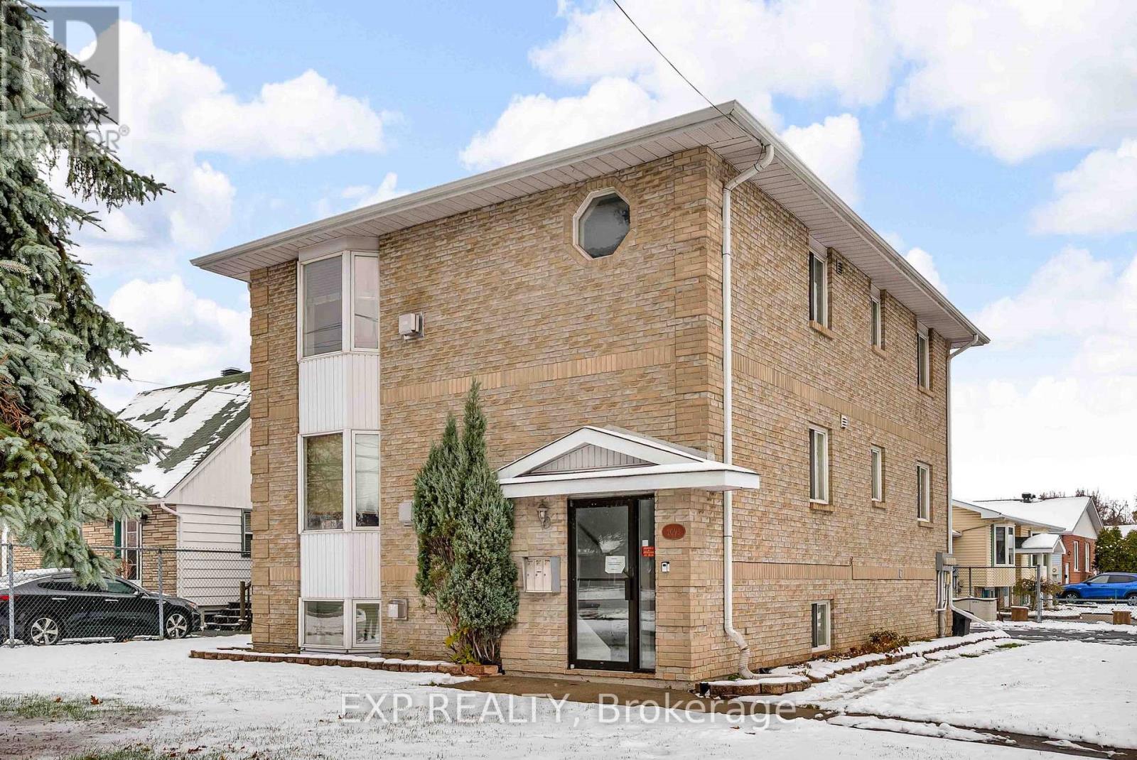 2093 PITT STREET, Cornwall, Ontario