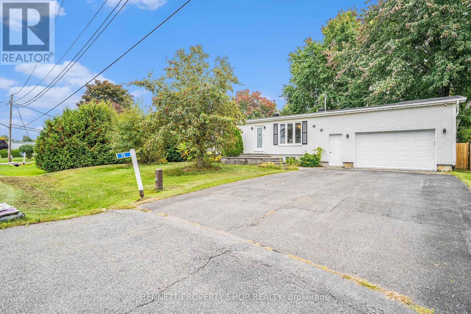 15 Maisonneuve Street, Clarence-Rockland, Ontario  K0A 1E0 - Photo 3 - X12546794