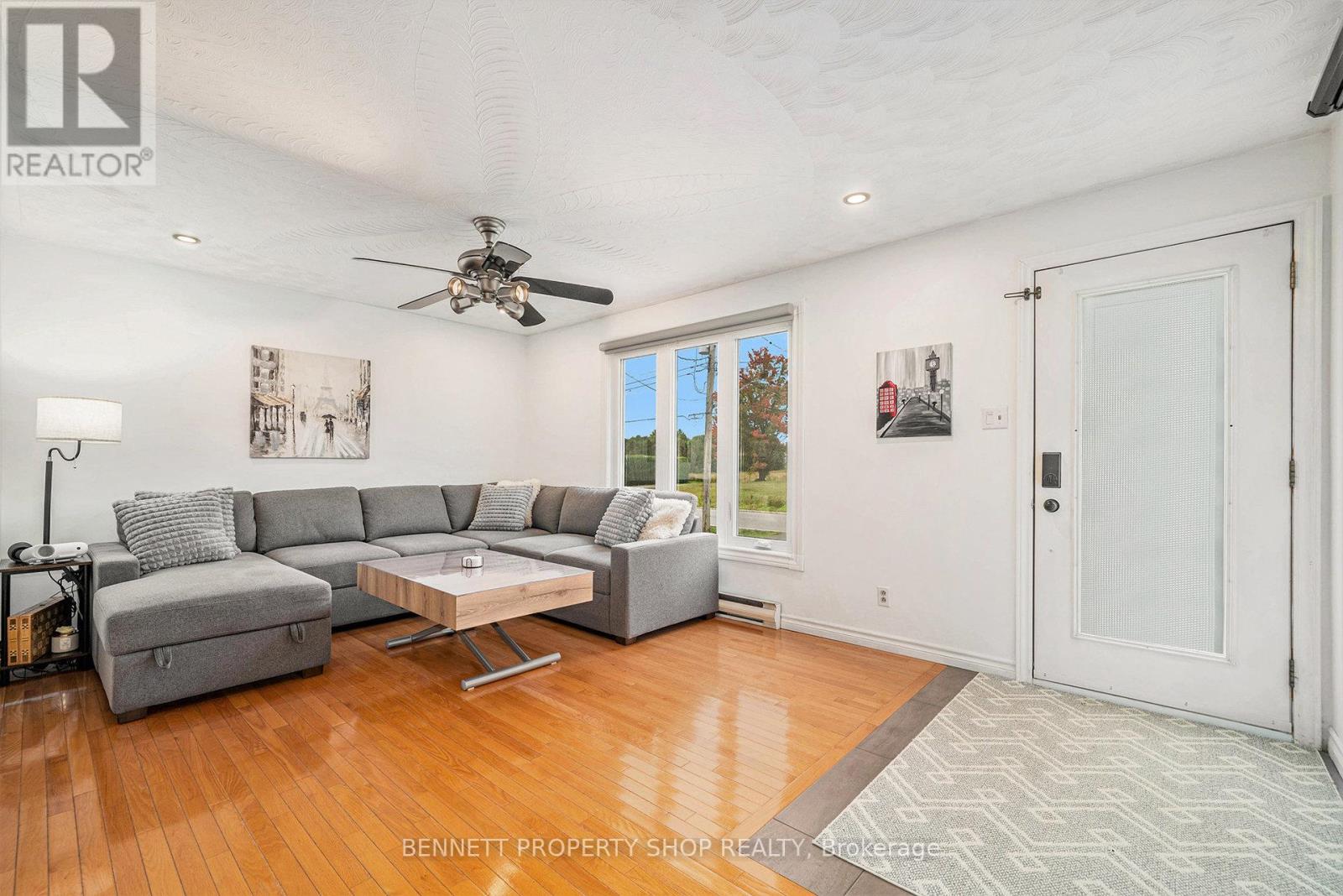 15 Maisonneuve Street, Clarence-Rockland, Ontario  K0A 1E0 - Photo 4 - X12546794