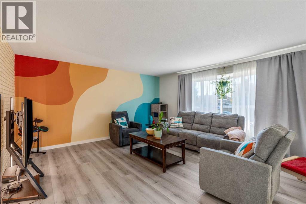 75 Oxford Road W, Lethbridge, Alberta  T1K 4V6 - Photo 8 - A2264843