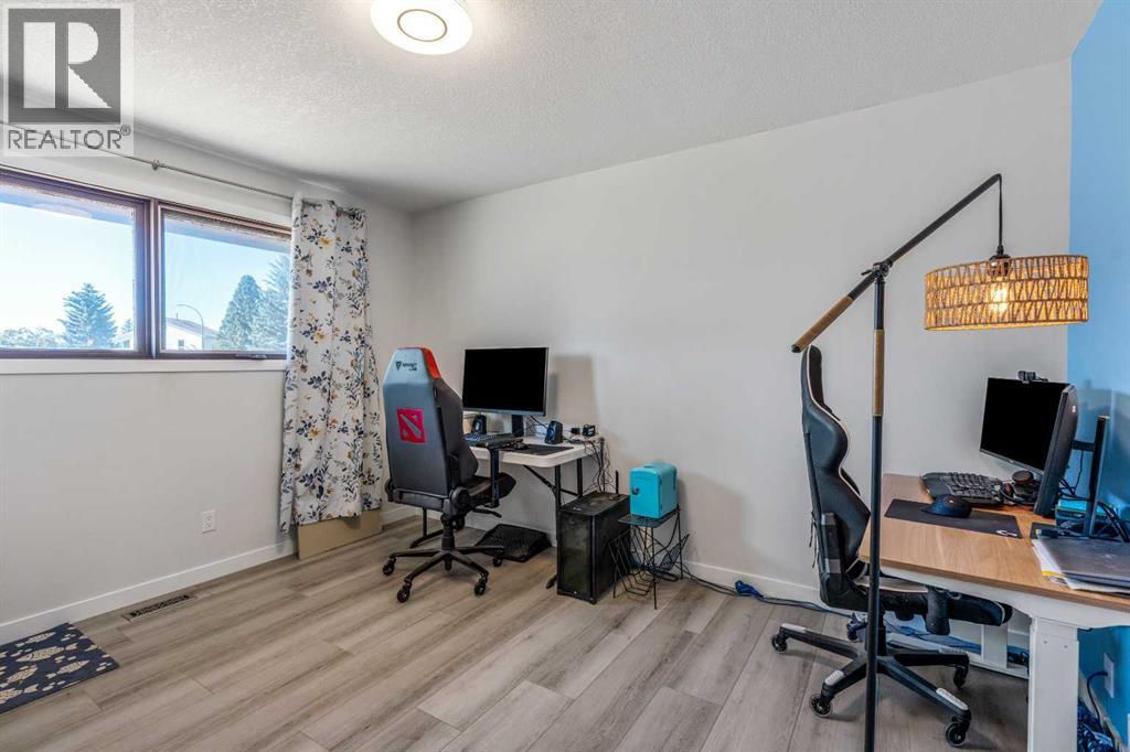 75 Oxford Road W, Lethbridge, Alberta  T1K 4V6 - Photo 22 - A2264843