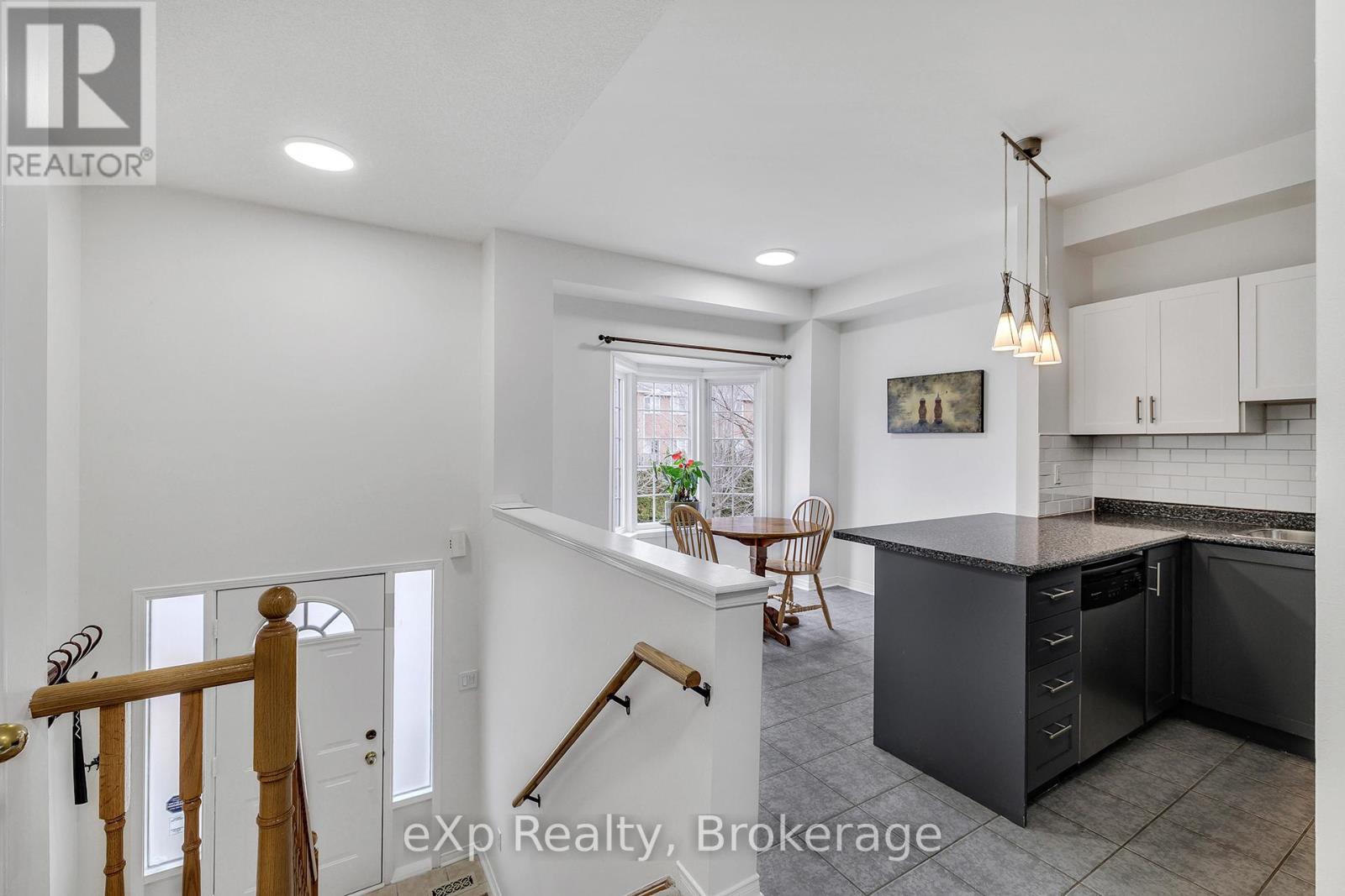 54 - 1130 Cawthra Road, Mississauga, Ontario  L5G 4V7 - Photo 2 - W12544004