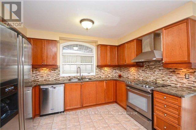 Upper Portion - 1046 Freeman Trail, Milton, Ontario  L9T 5T3 - Photo 6 - W12546462