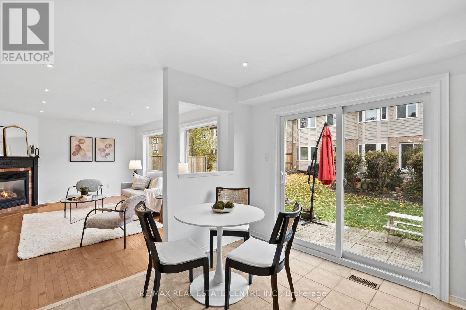 527 Ravenstone Court, Mississauga, Ontario  L5R 3J4 - Photo 20 - W12546472