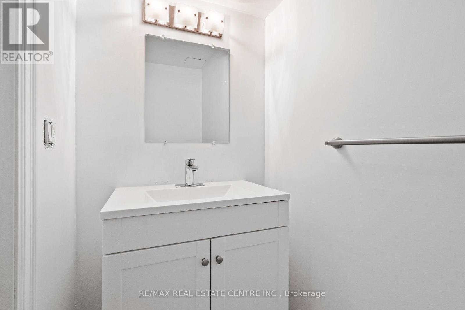 527 Ravenstone Court, Mississauga, Ontario  L5R 3J4 - Photo 39 - W12546472