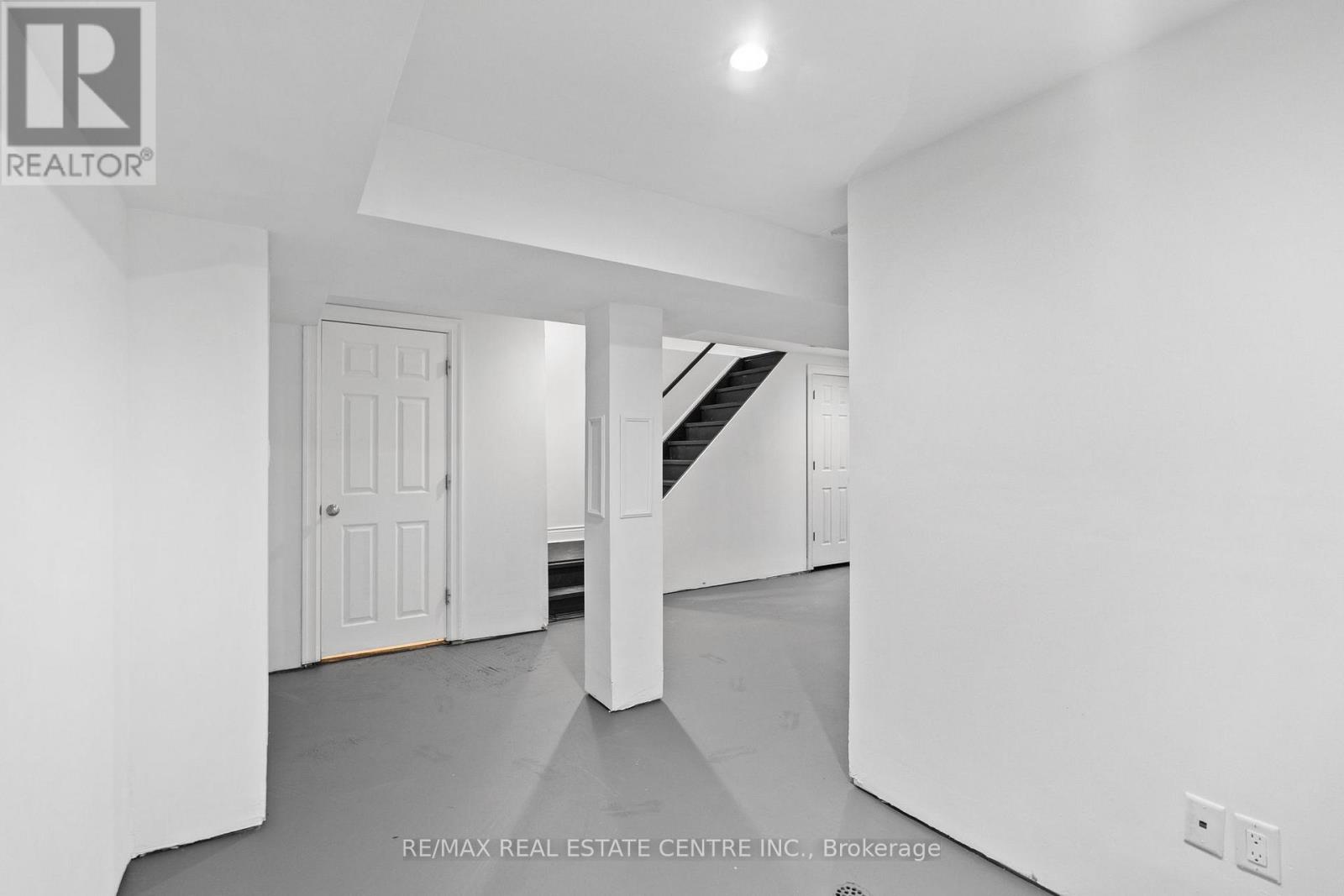 527 Ravenstone Court, Mississauga, Ontario  L5R 3J4 - Photo 42 - W12546472