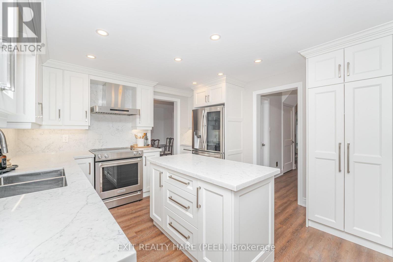 58 Esker Drive, Brampton, Ontario  L6Z 3C9 - Photo 13 - W12546480