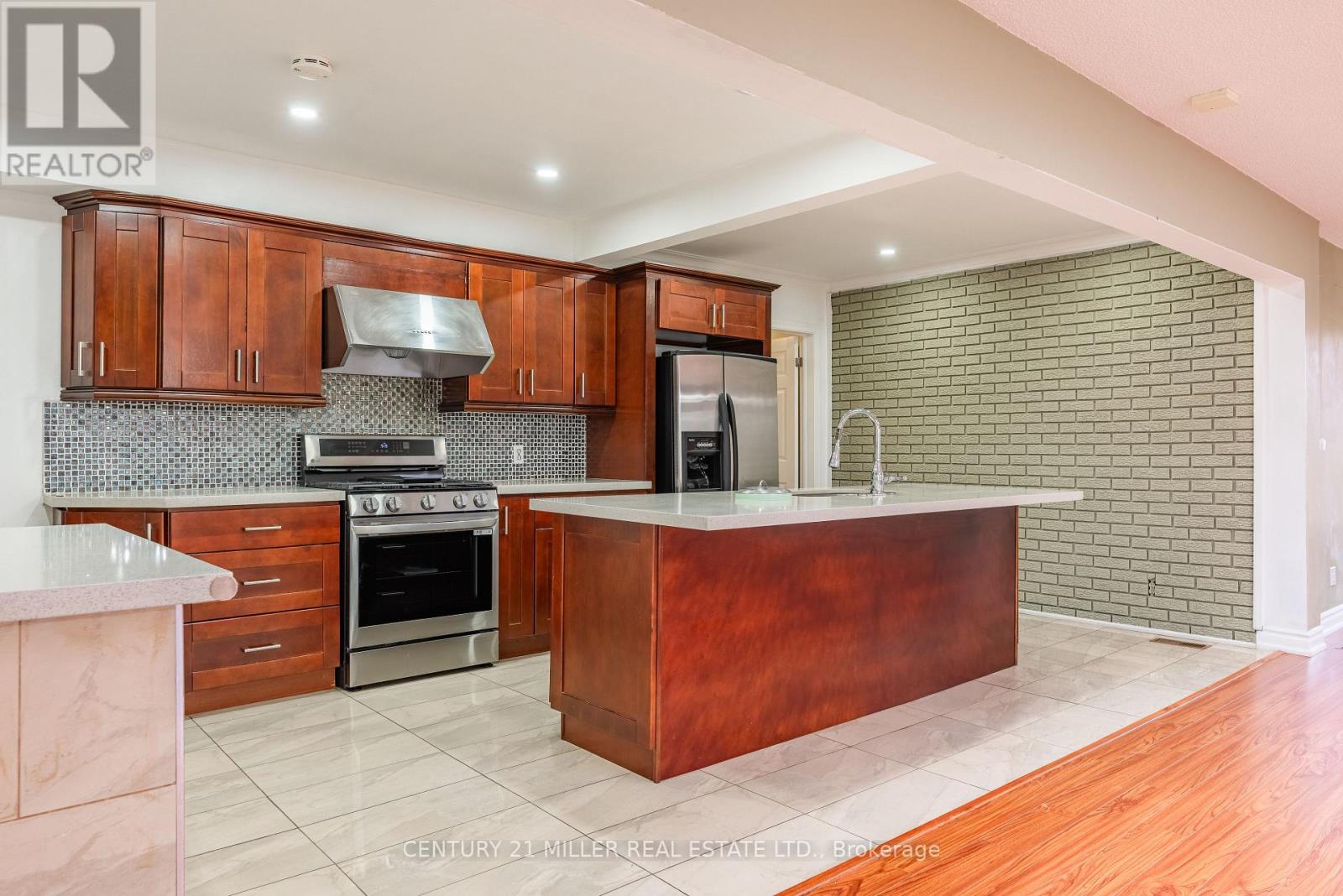 1242 Rebecca Street, Oakville, Ontario  L6L 1Z2 - Photo 3 - W12546534