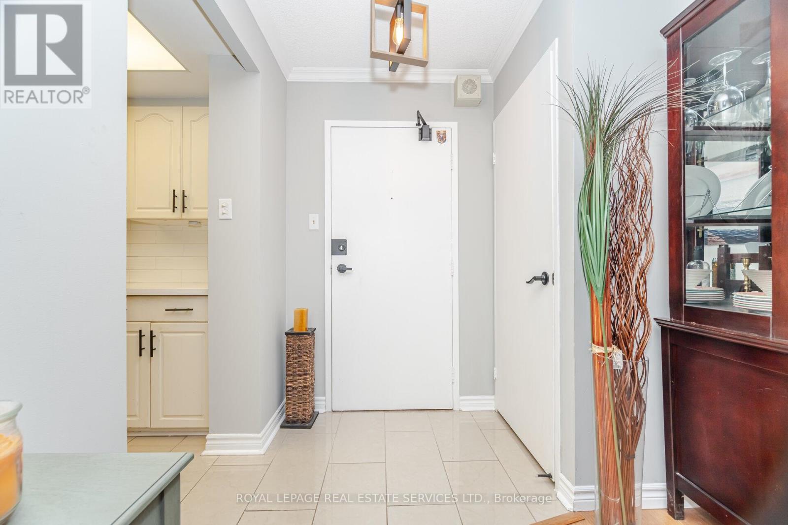 708 - 3100 Kirwin Avenue, Mississauga, Ontario  L5A 3S6 - Photo 6 - W12546574