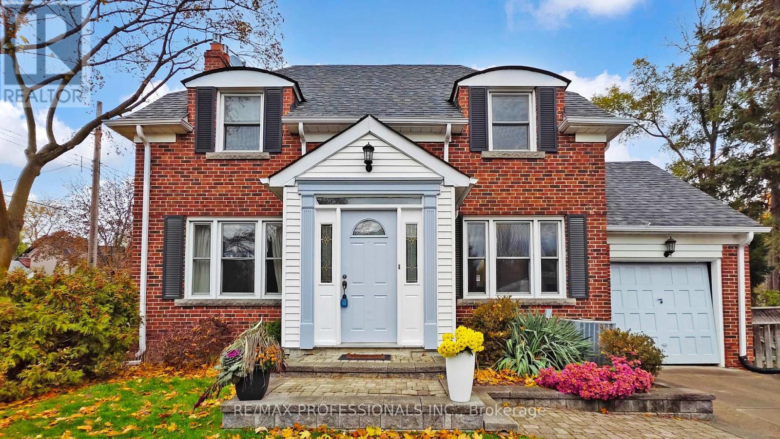 31 WINSTON GROVE, Toronto, Ontario