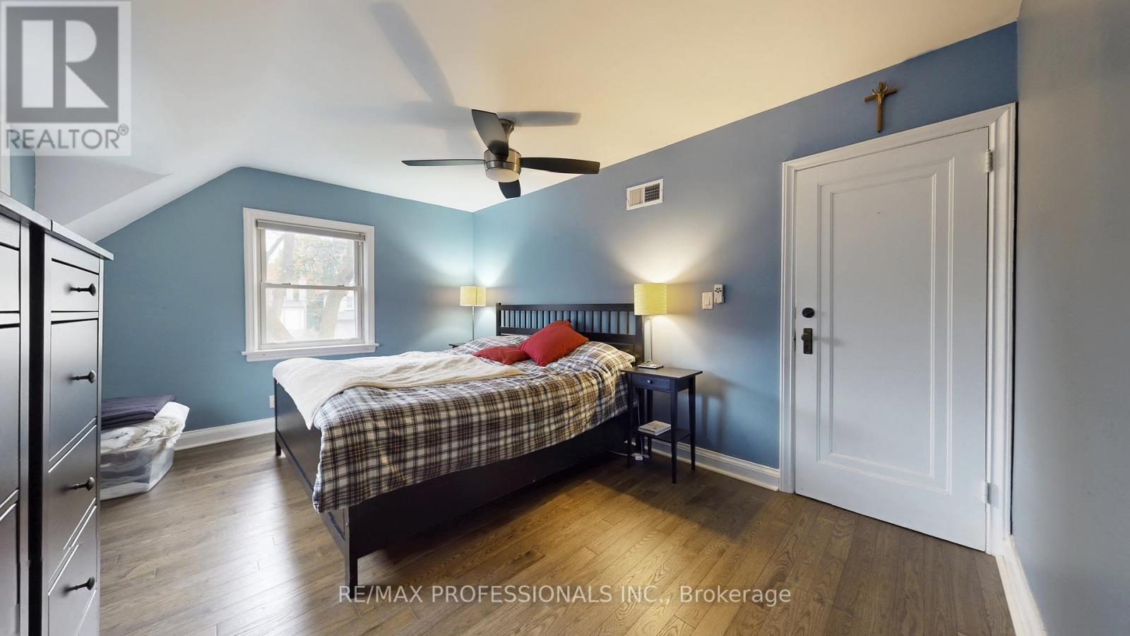 31 Winston Grove, Toronto, Ontario  M8Y 2K7 - Photo 10 - W12546580