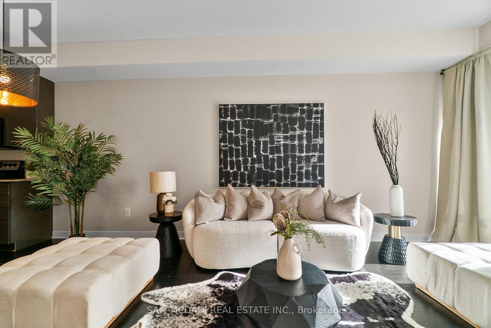 707 - 360 Square One Drive N, Mississauga, Ontario  L5B 0G7 - Photo 10 - W12546584