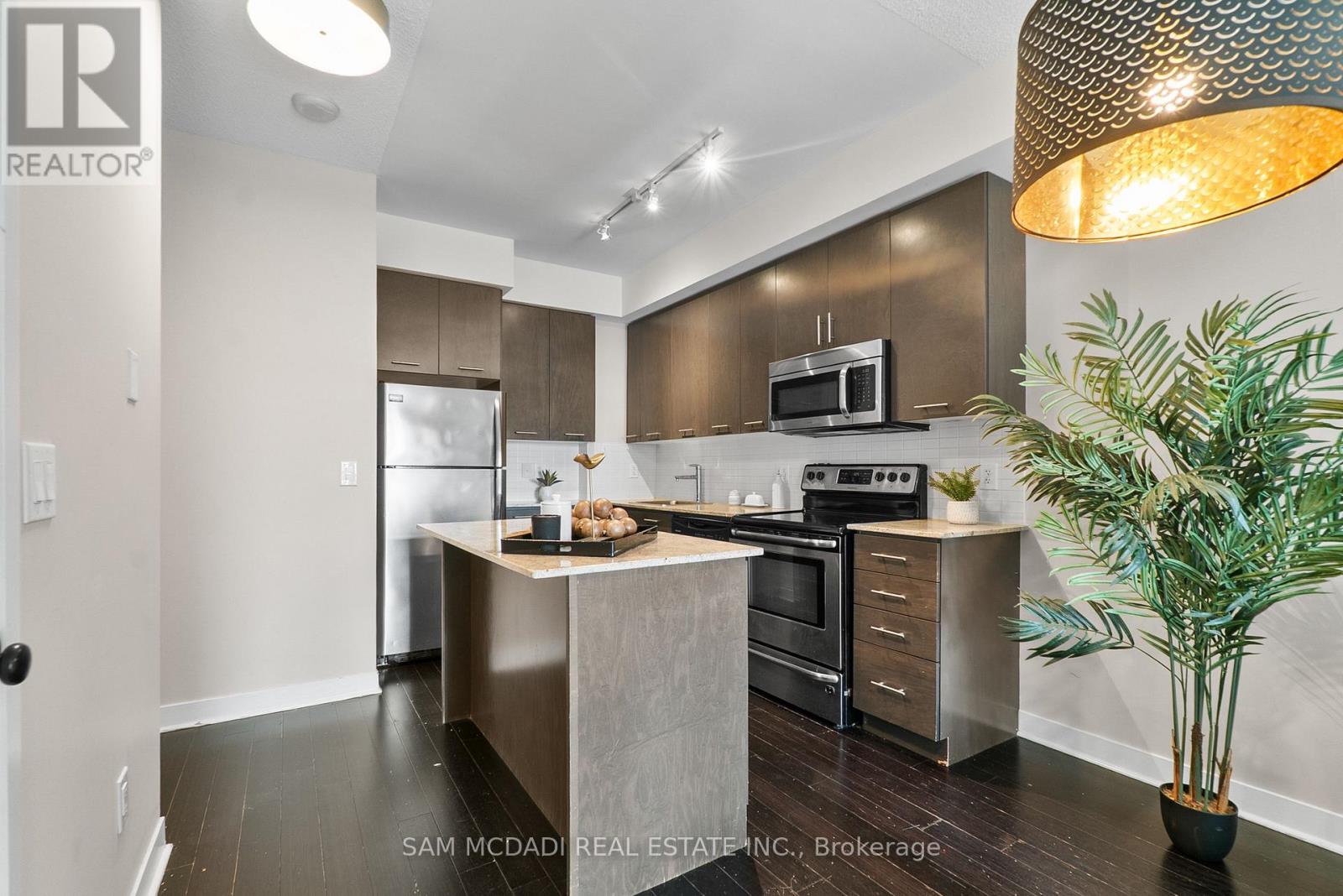 707 - 360 Square One Drive N, Mississauga, Ontario  L5B 0G7 - Photo 5 - W12546584