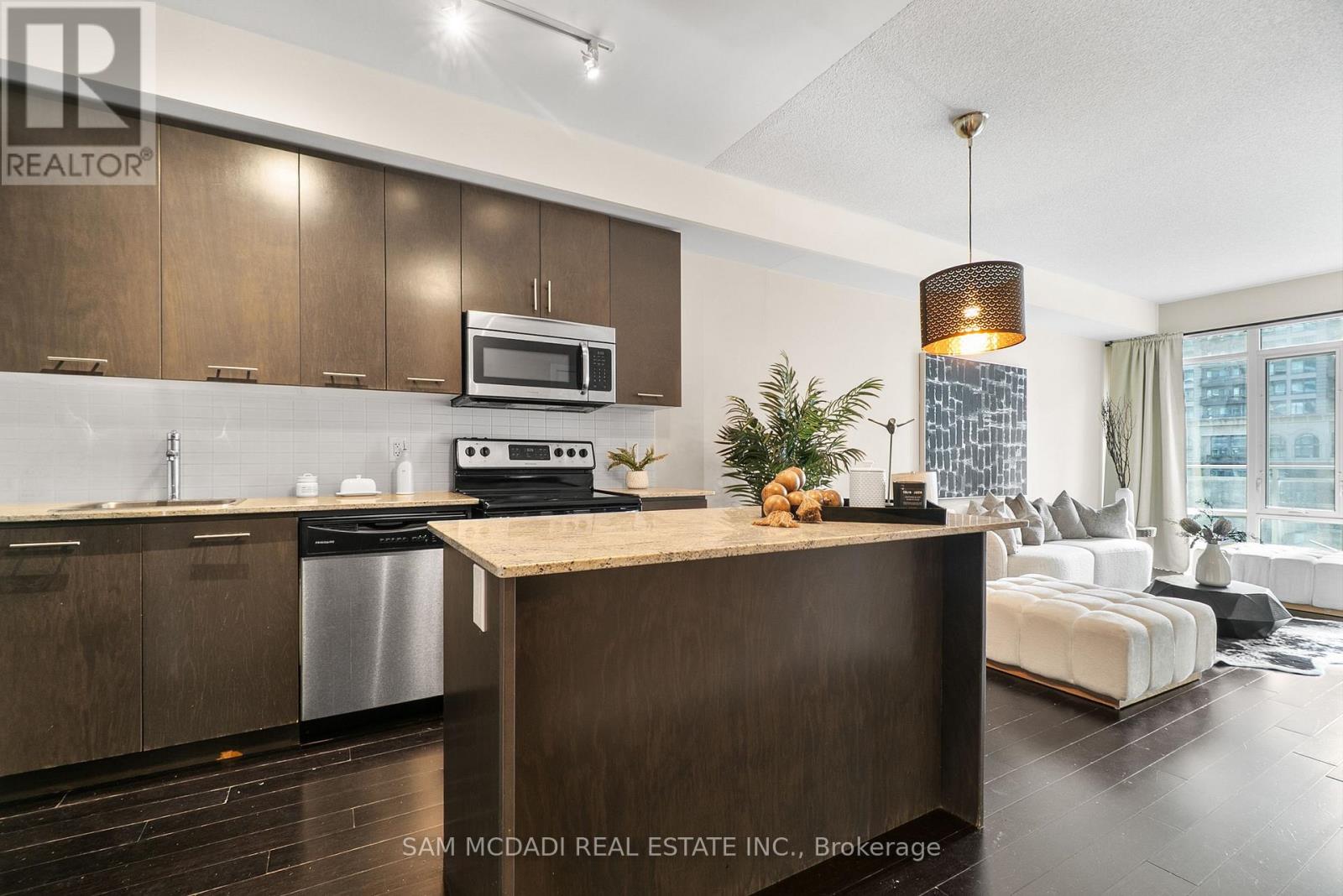 707 - 360 Square One Drive N, Mississauga, Ontario  L5B 0G7 - Photo 6 - W12546584