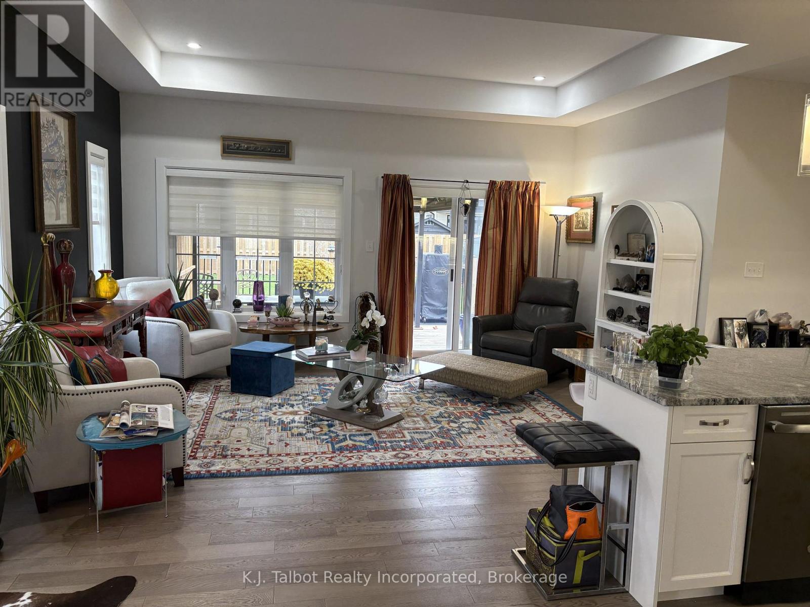 18 Tattersall Lane, Lambton Shores, Ontario N0M 1T0 - Photo 13 - X12546666