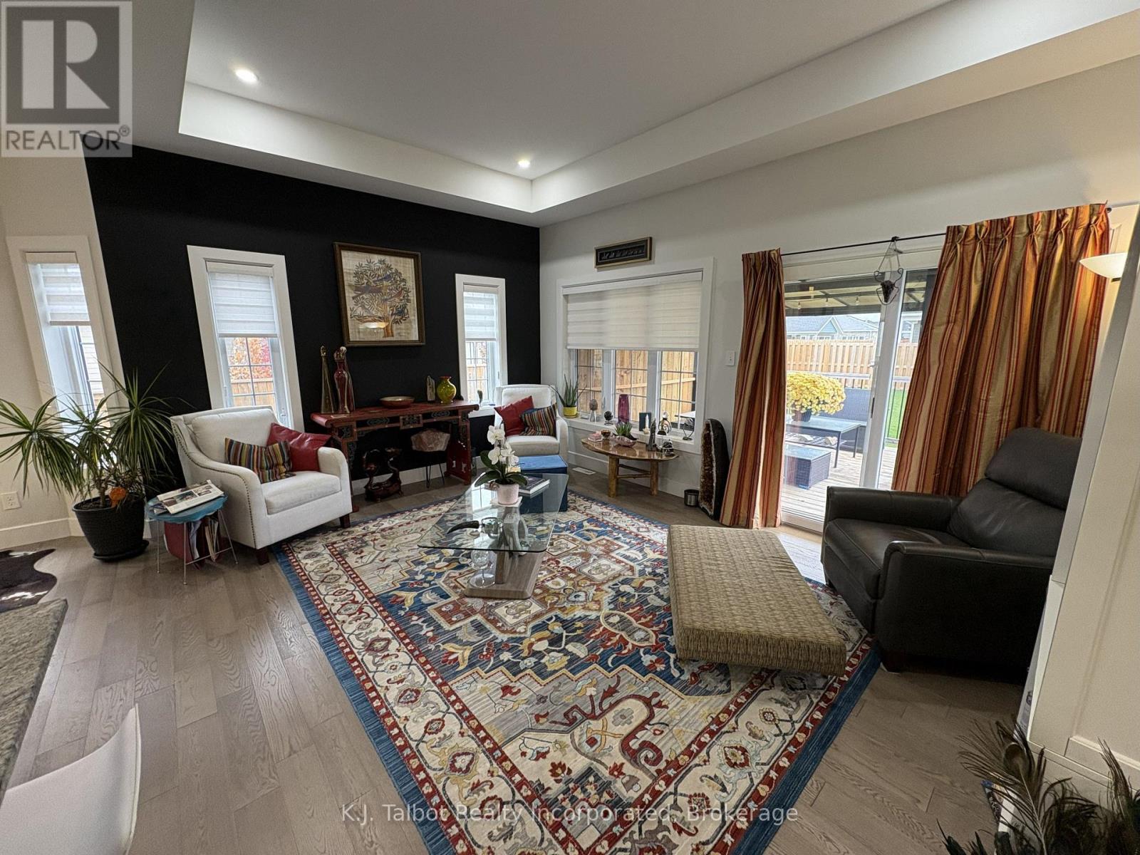 18 Tattersall Lane, Lambton Shores, Ontario N0M 1T0 - Photo 15 - X12546666