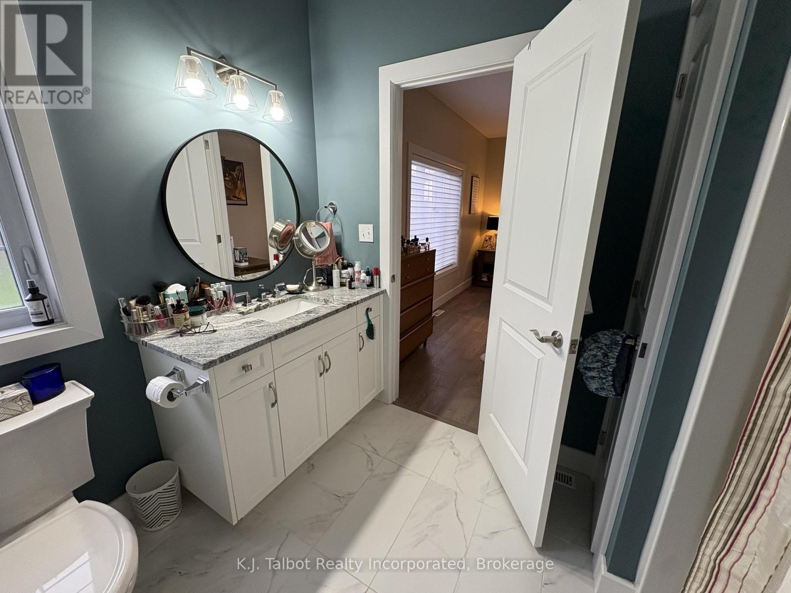 18 Tattersall Lane, Lambton Shores, Ontario N0M 1T0 - Photo 22 - X12546666