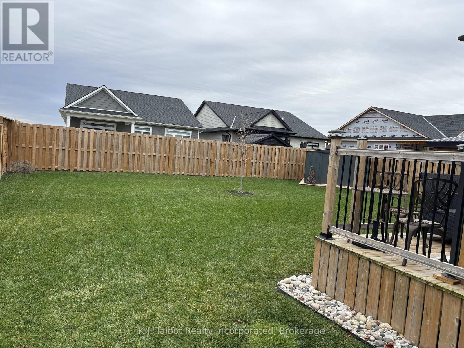 18 Tattersall Lane, Lambton Shores, Ontario N0M 1T0 - Photo 30 - X12546666