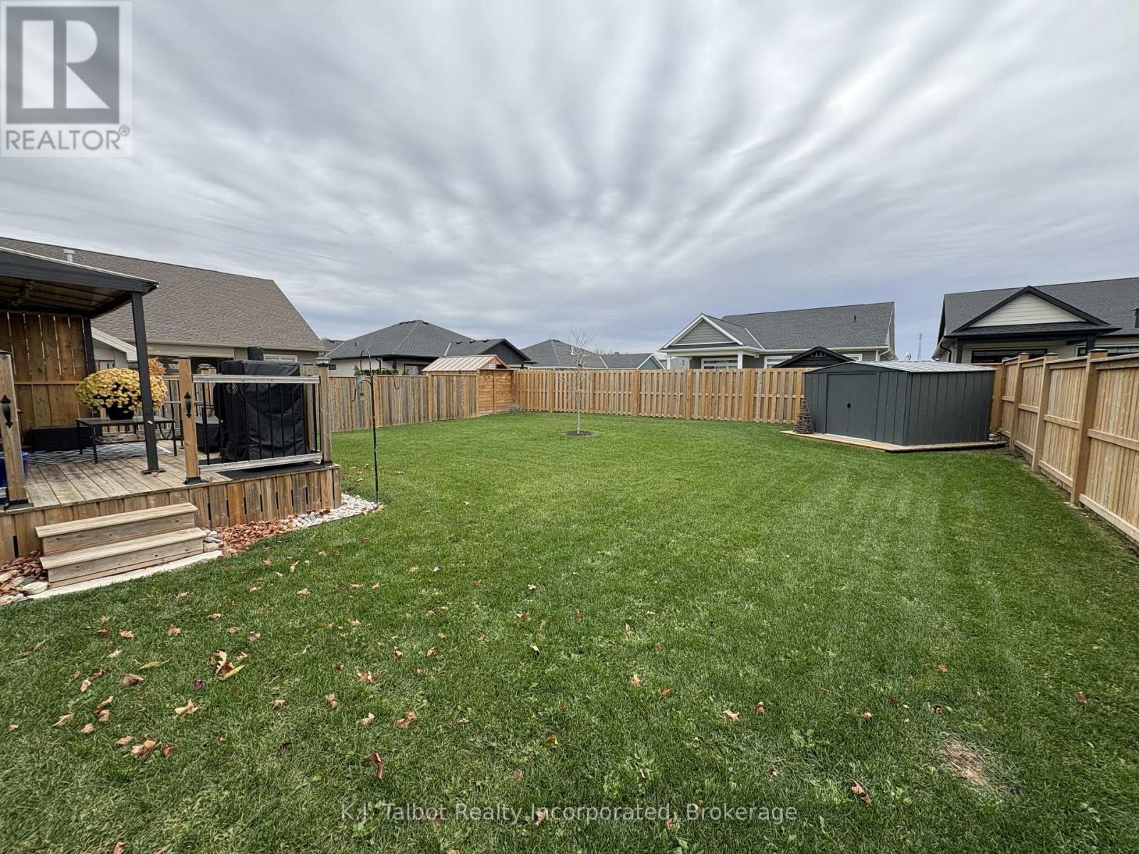 18 Tattersall Lane, Lambton Shores, Ontario N0M 1T0 - Photo 35 - X12546666