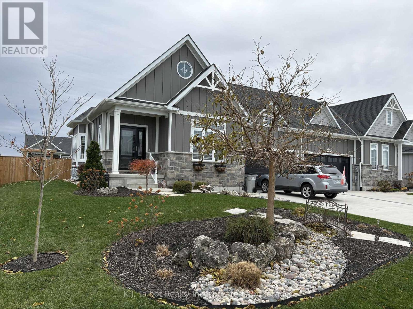 18 Tattersall Lane, Lambton Shores, Ontario N0M 1T0 - Photo 38 - X12546666