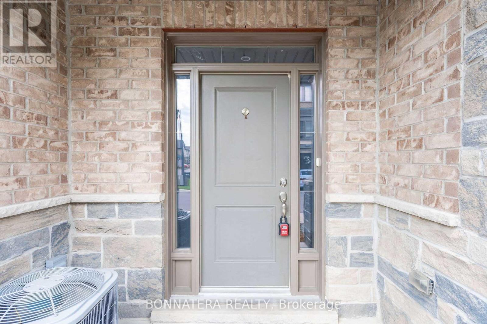 7 Lakefront Drive, Hamilton, Ontario  L6E 0J3 - Photo 2 - X12546486