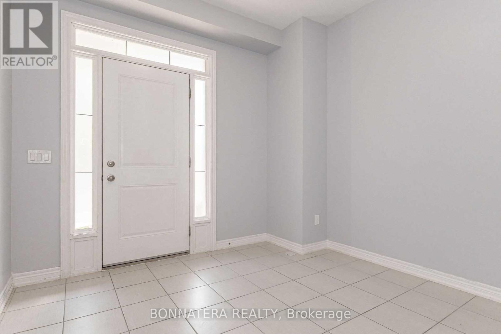 7 Lakefront Drive, Hamilton, Ontario  L6E 0J3 - Photo 3 - X12546486