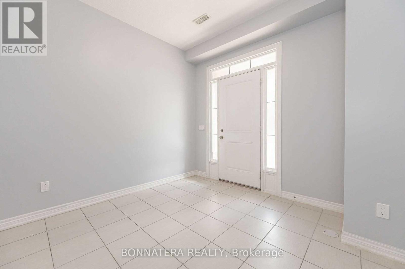 7 Lakefront Drive, Hamilton, Ontario  L6E 0J3 - Photo 4 - X12546486