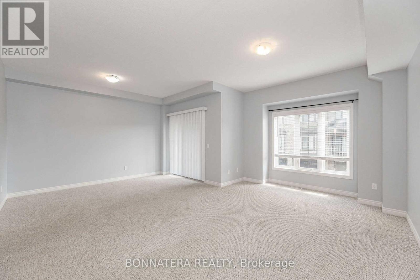 7 Lakefront Drive, Hamilton, Ontario  L6E 0J3 - Photo 5 - X12546486