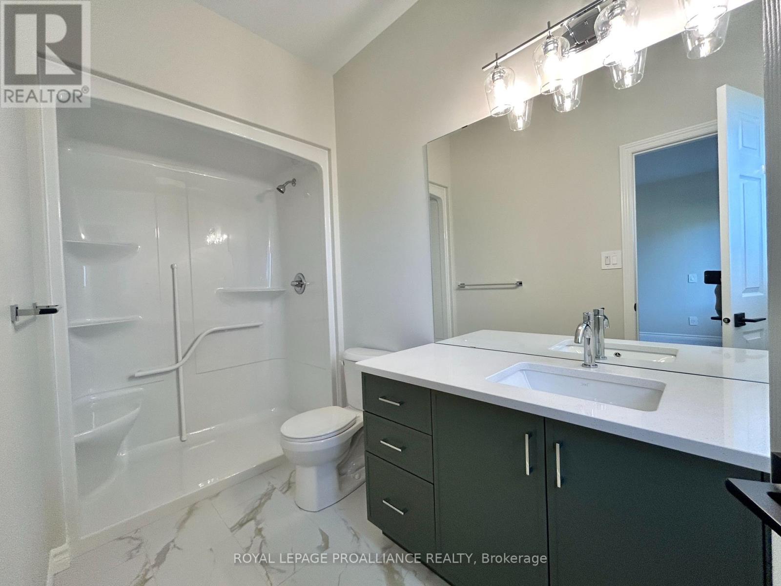 132 Stonecrest Boulevard, Quinte West, Ontario K8R 0B4 - Photo 12 - X12542812