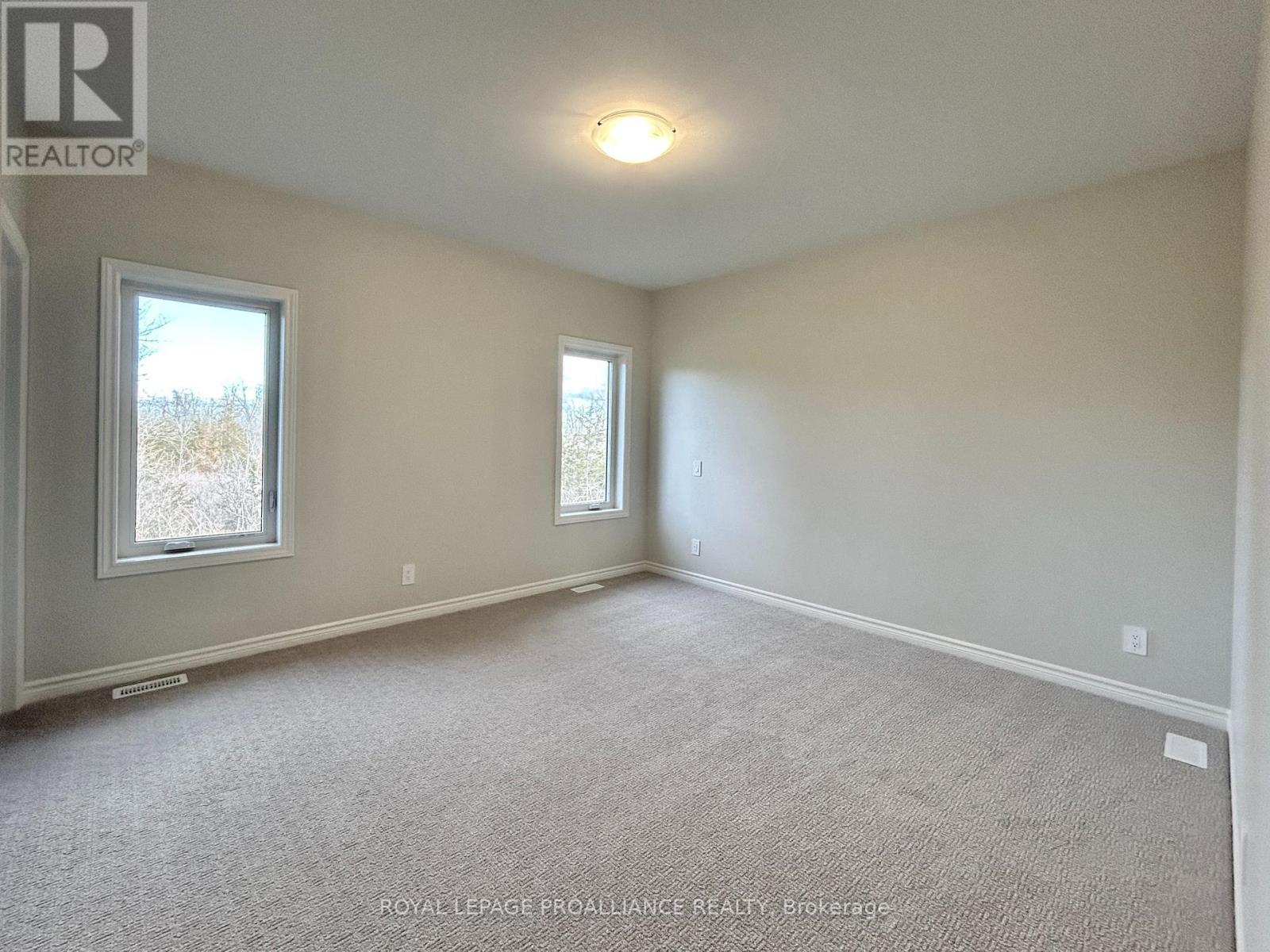 132 Stonecrest Boulevard, Quinte West, Ontario K8R 0B4 - Photo 11 - X12542812