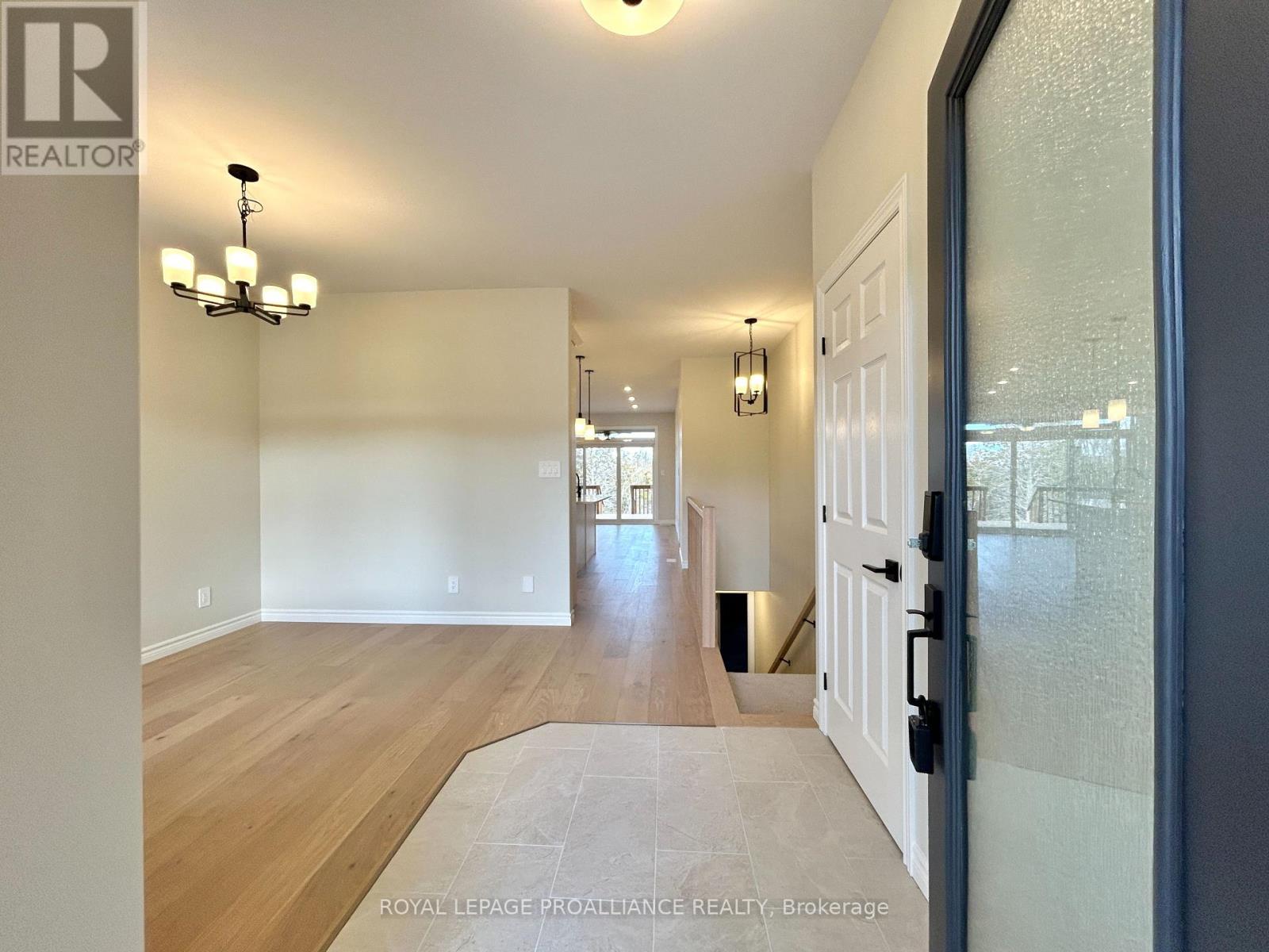 132 Stonecrest Boulevard, Quinte West, Ontario K8R 0B4 - Photo 2 - X12542812