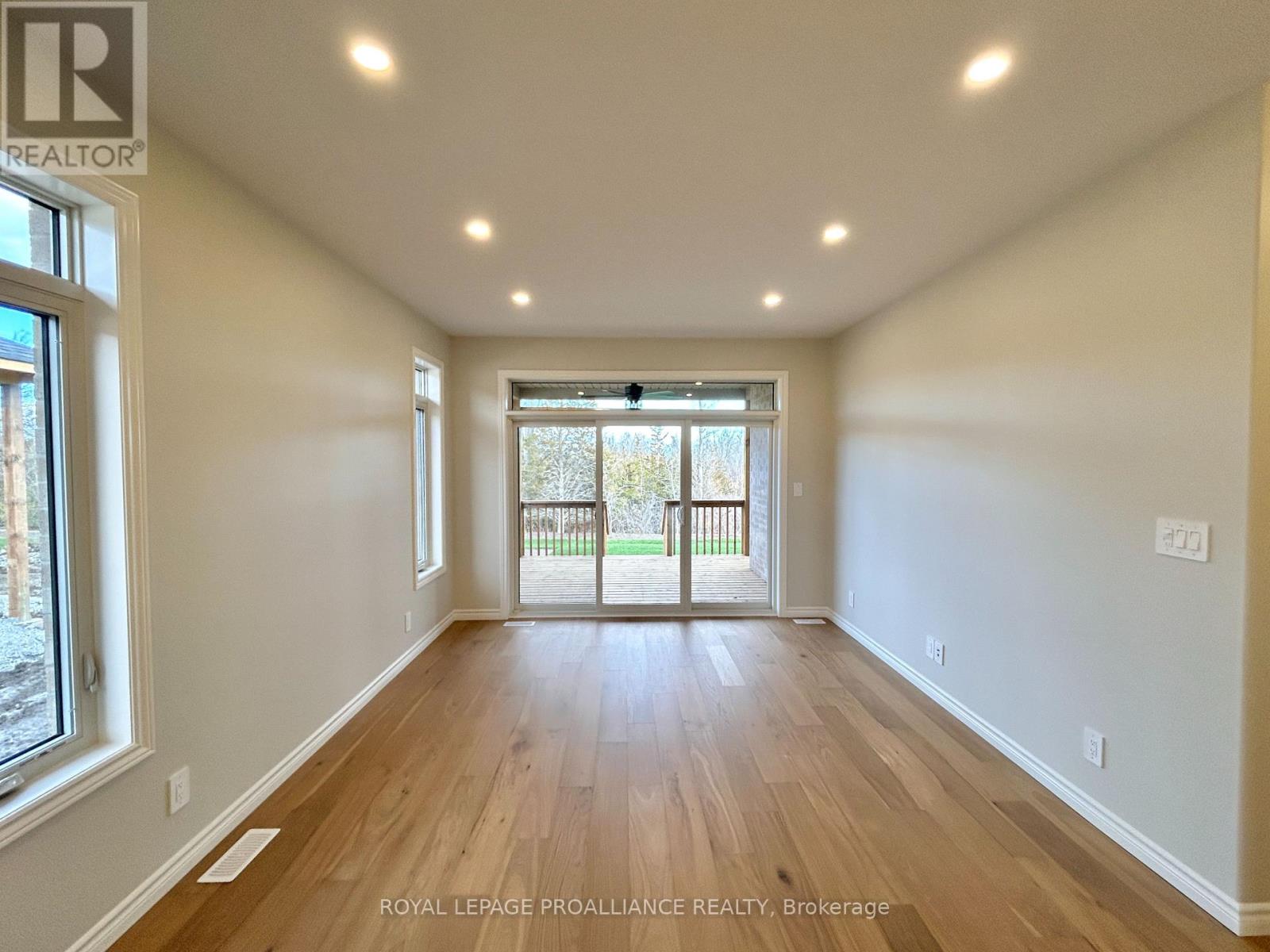 132 Stonecrest Boulevard, Quinte West, Ontario K8R 0B4 - Photo 8 - X12542812