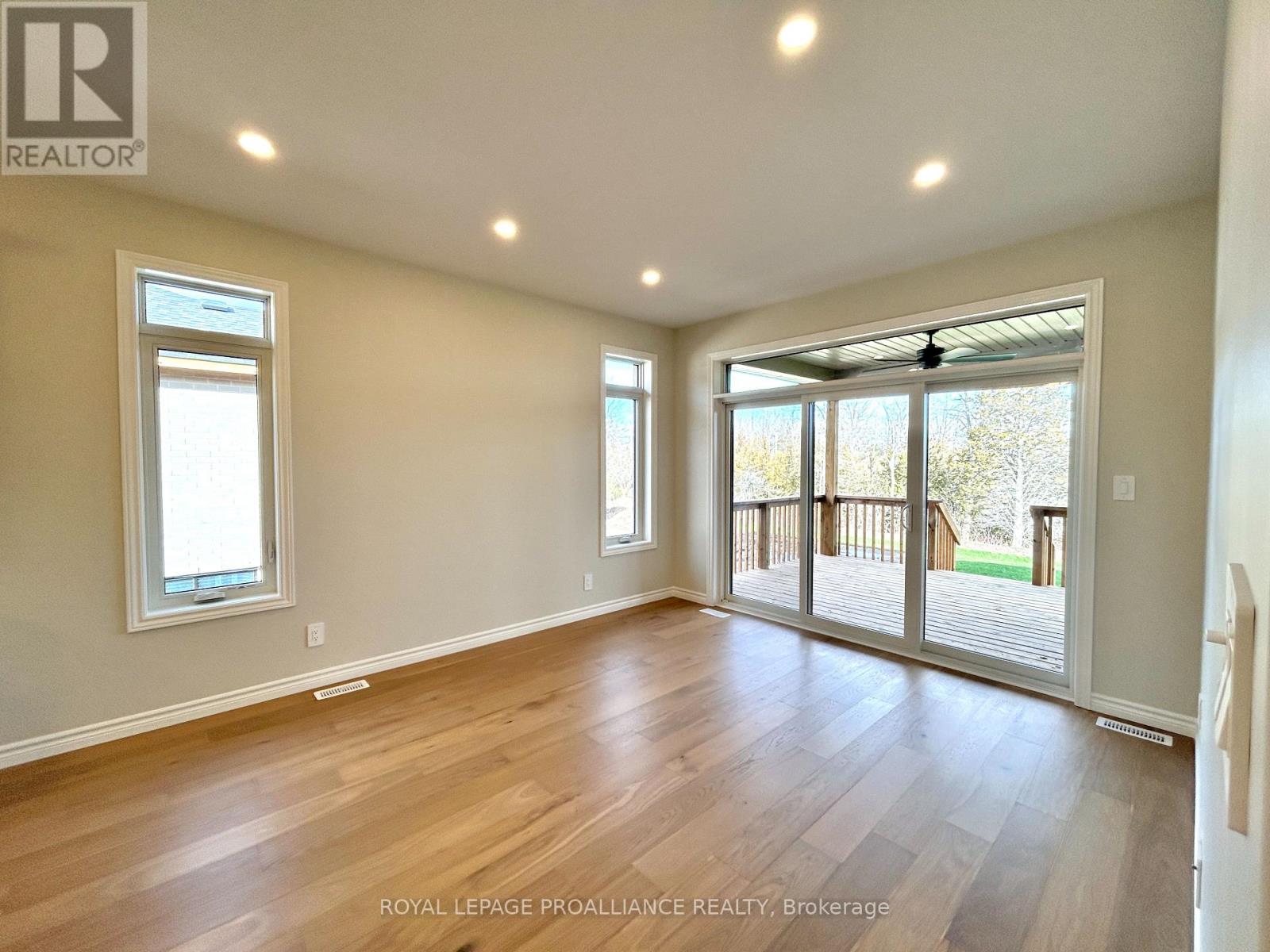 132 Stonecrest Boulevard, Quinte West, Ontario K8R 0B4 - Photo 7 - X12542812