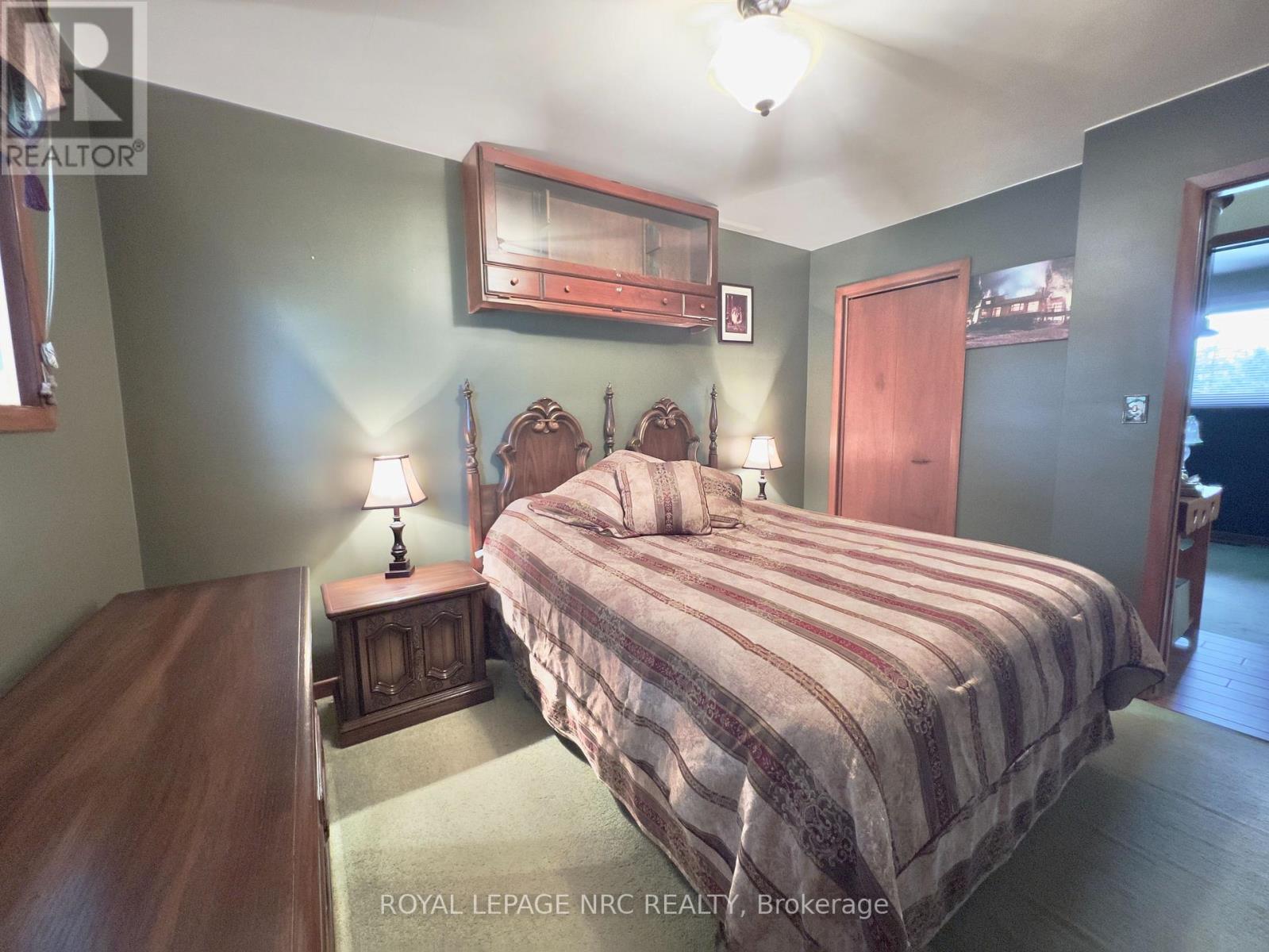 2 Pioneer Village Crescent, Thorold, Ontario  L2V 4J8 - Photo 15 - X12538736